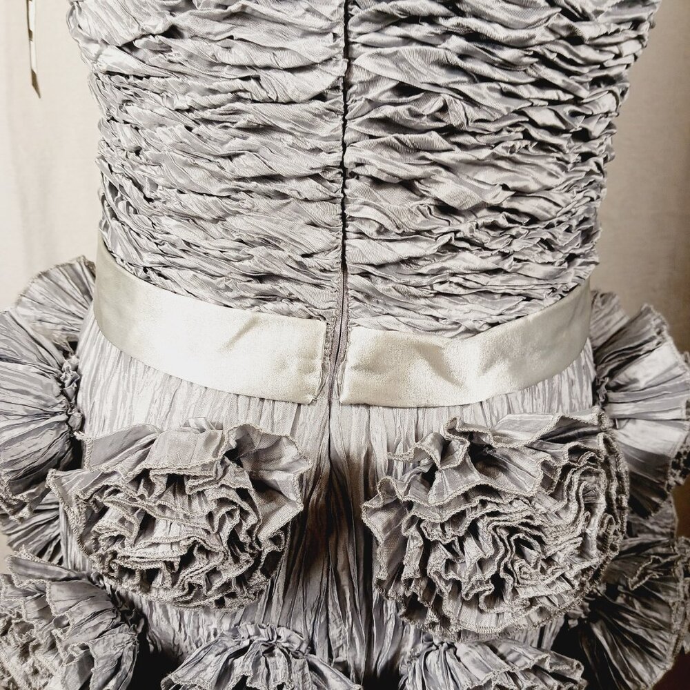 Runway Fashion Couture, NWT, Elegant Silver Mini Dress, Size 8, 3D Floweret's - Picture 10 of 16